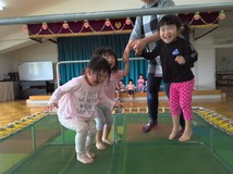 トランポリン４